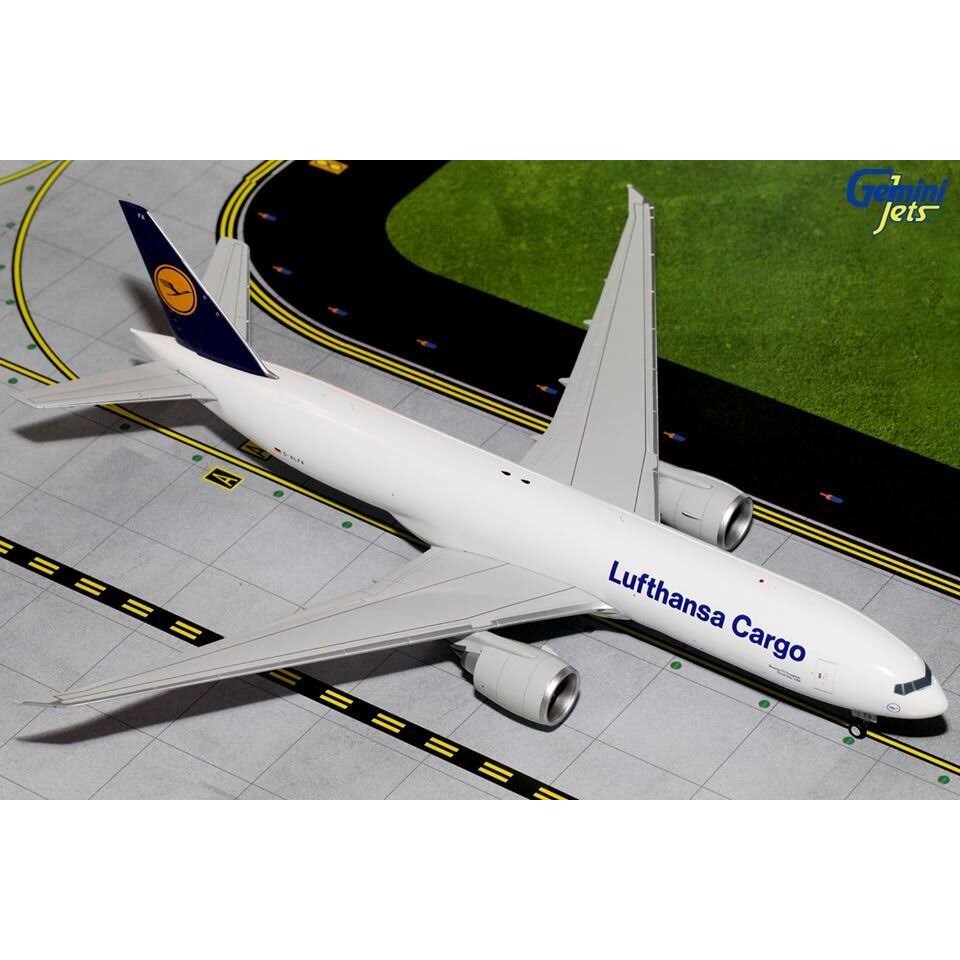 1 200 Lufthansa Cargo 777F V8352